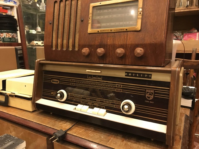 Philips Antika Radyo Yatay Kasa