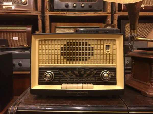 Philips Bakalit Antika Radyo